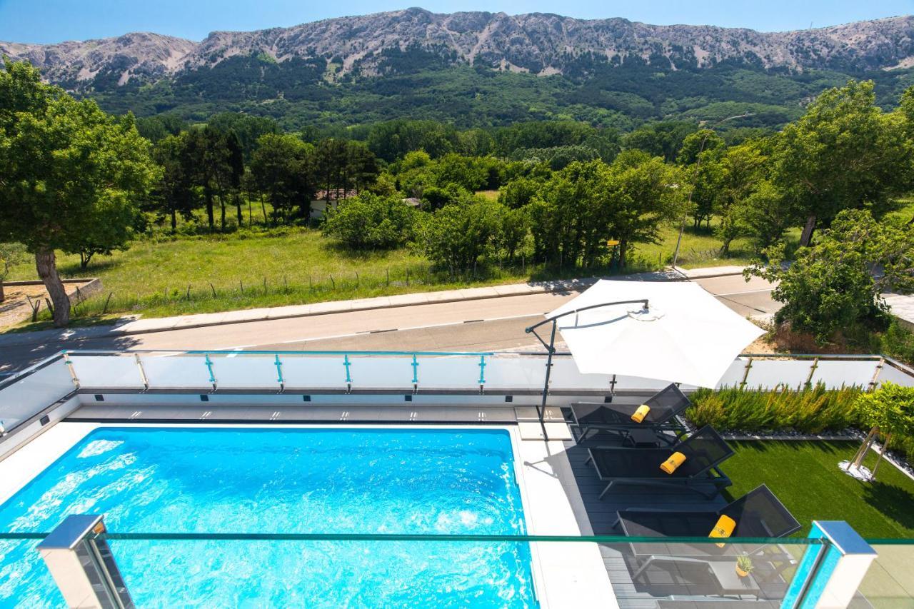 Villa Supernus With Heated Pool バスカ エクステリア 写真