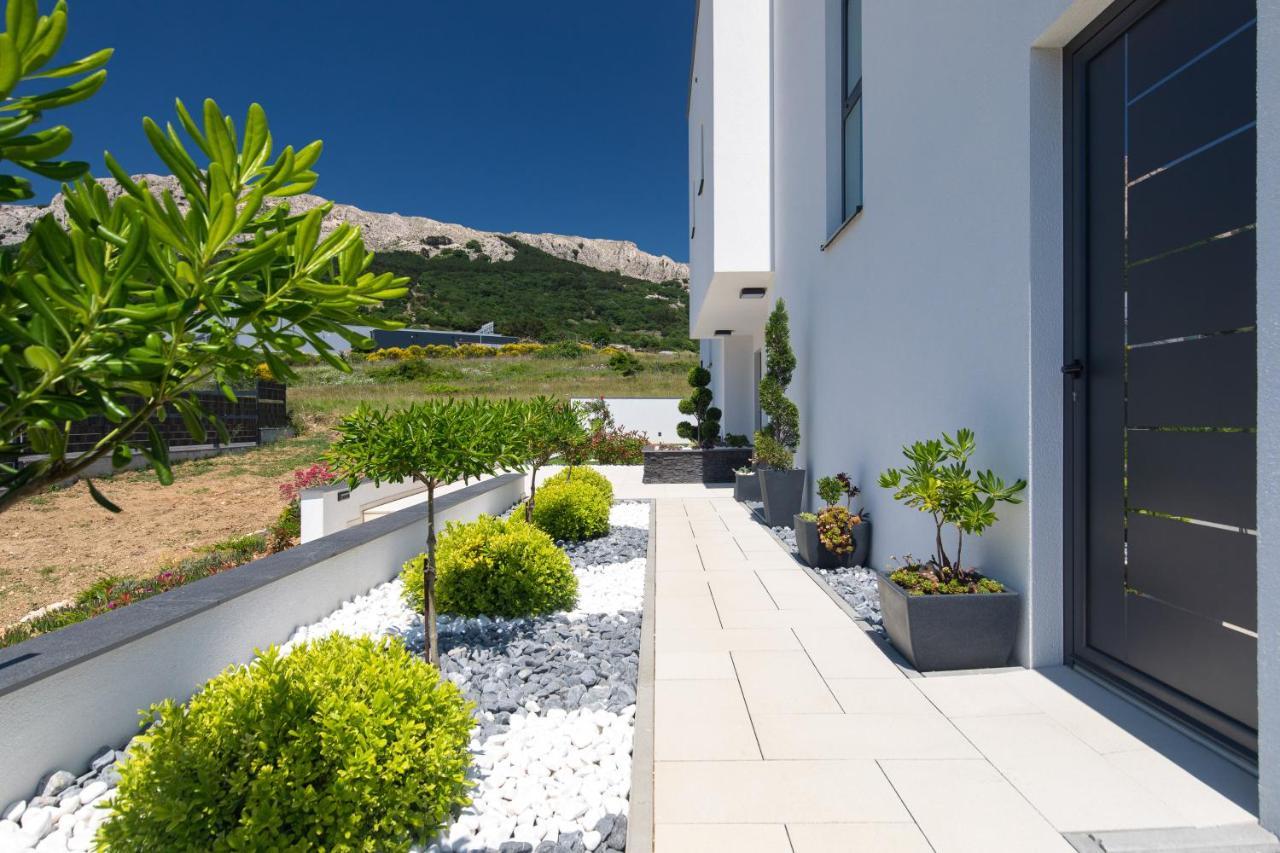 Villa Supernus With Heated Pool バスカ エクステリア 写真